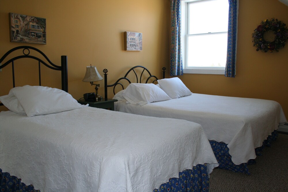 The Wildflower Inn - photo 4