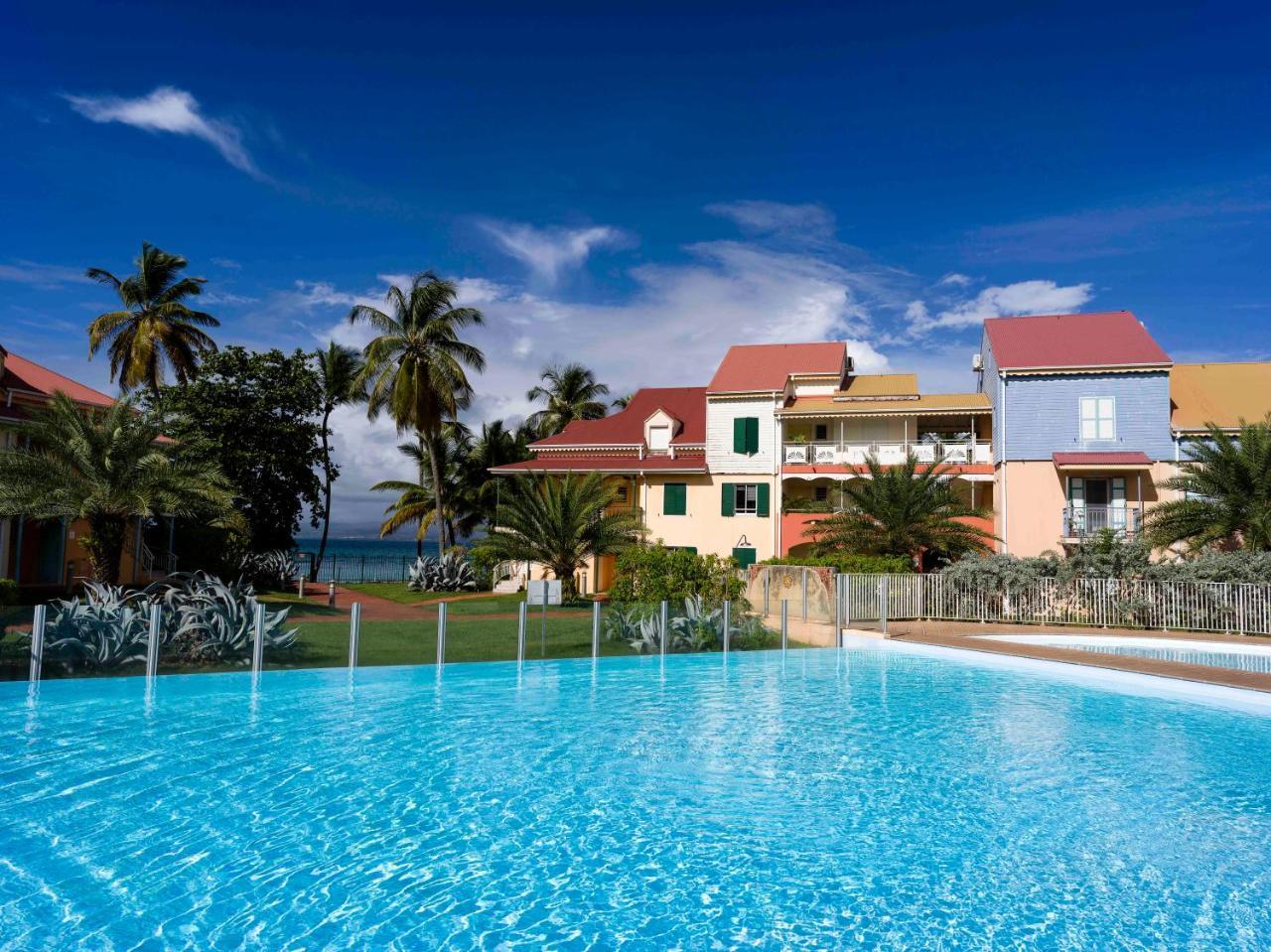 Pop's Appartements Residence Marisol Au Bord De La Mer — 4-Star Luxury Hotel in Le Gosier, Guadeloupe