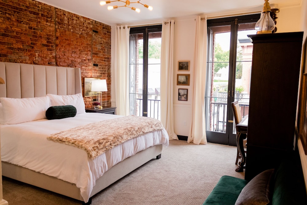 Speakeasy Suites - photo 4