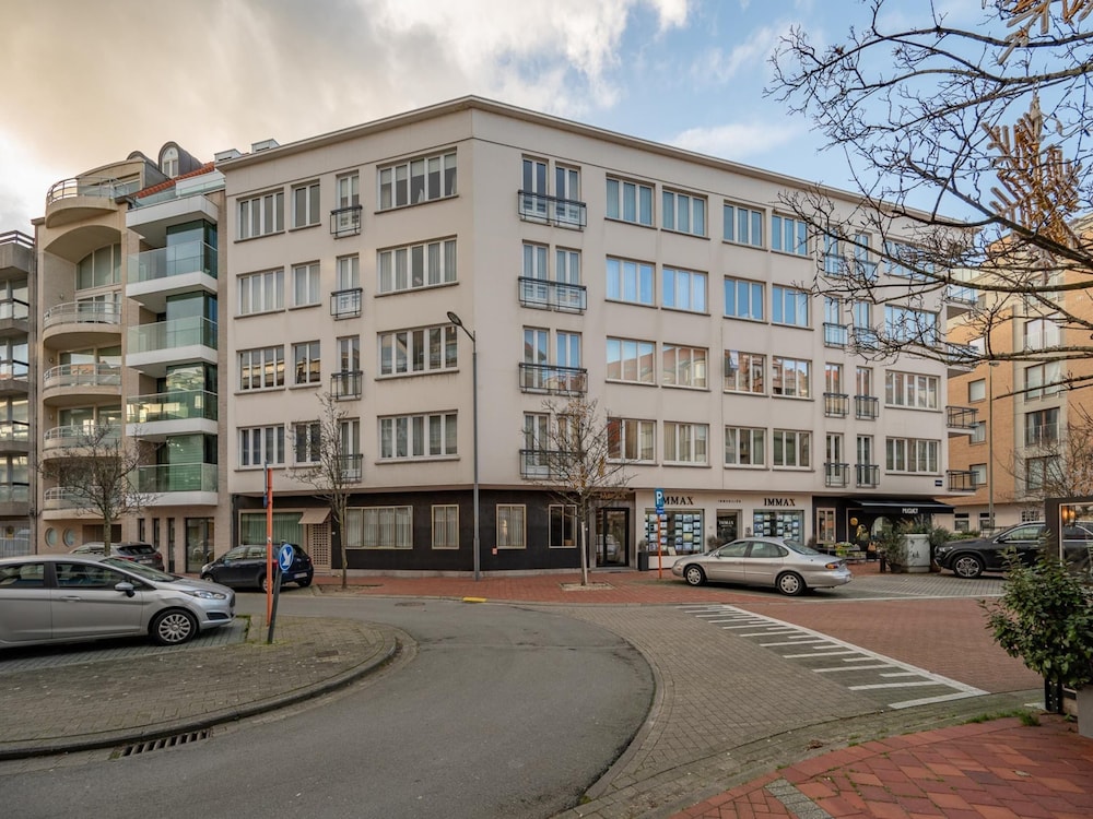 Family Comfort Near Beach — 4-Star Luxury Hotel in Knokke-Heist, Belgium