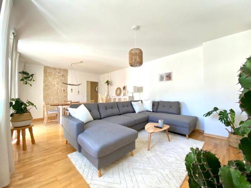 Best Butler Boho Boutique City Apartment Netflix — 4-Star Luxury Hotel in Fuessen, Germany