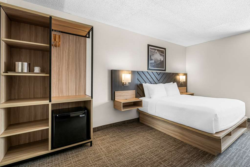Best Western Buffalo Inn Suites - photo 27