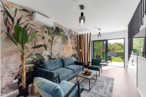 NEW Casa Familia with Frontyard Backyard and great bbq — 4-Star Luxury Hotel in Porec, Croatia