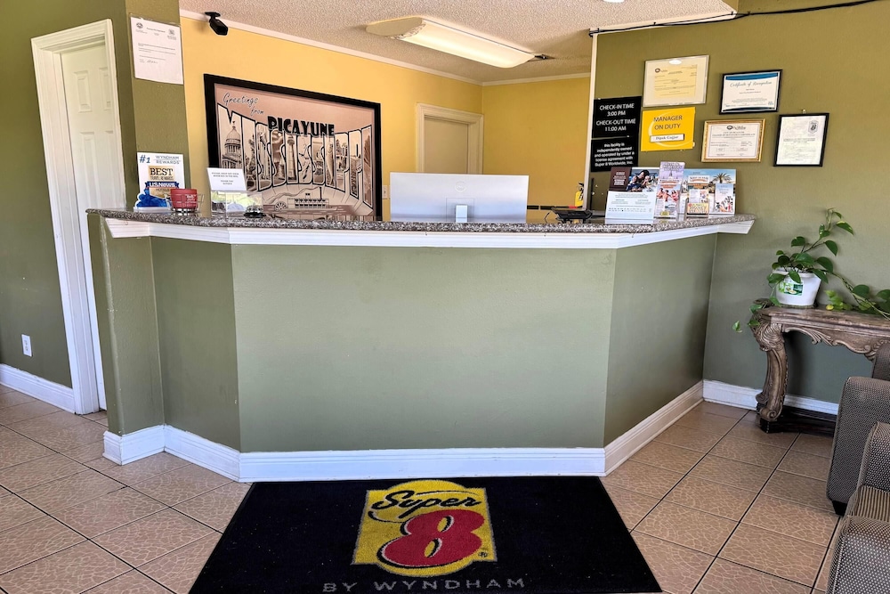 Super 8 by Wyndham Picayune — hotel in Picayune