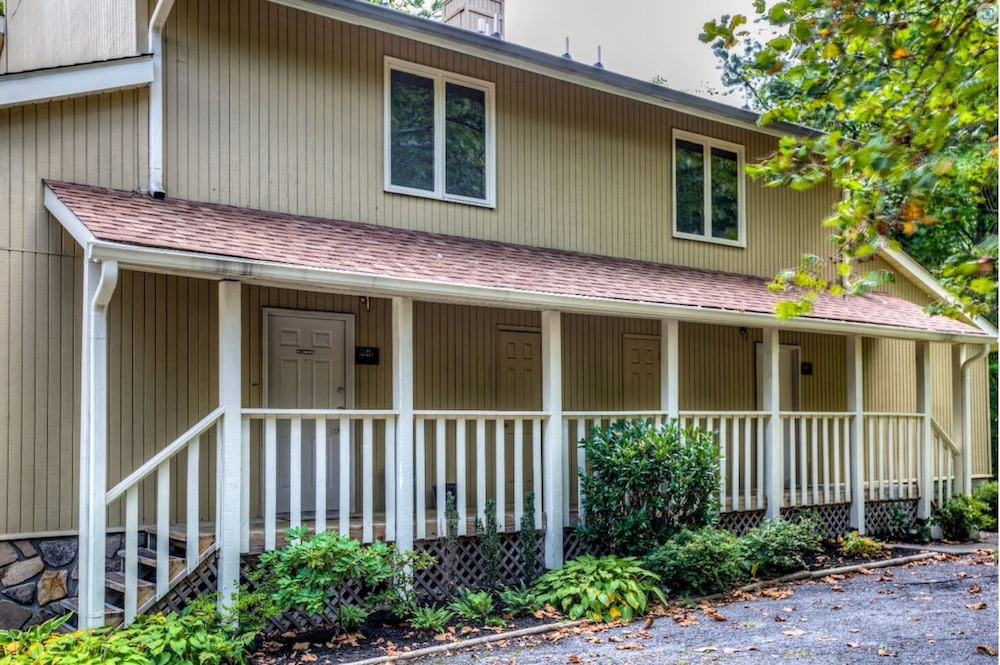 Mountain Dream & Song in Gatlinburg, United States