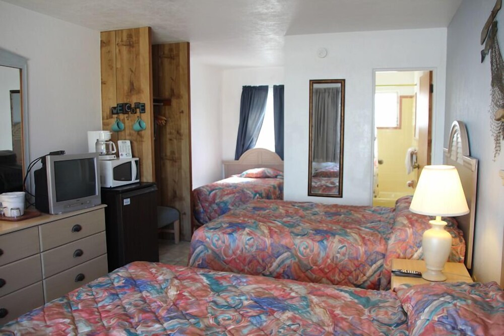 Beach Colony Motel - photo 9