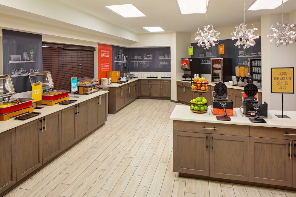 Hampton Inn & Suites Nashville Airport - photo 36