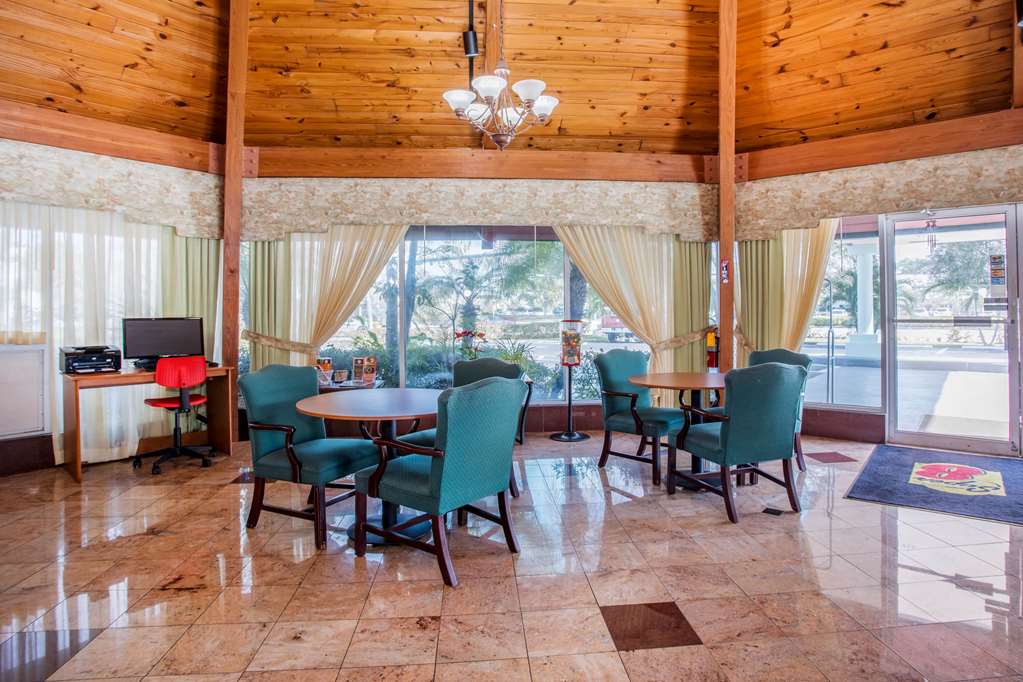 Super 8 by Wyndham North Palm Beach - photo 10