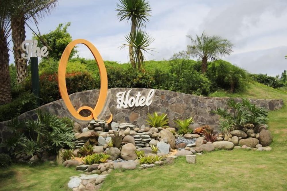 The Q Hotel Restaurant — Tagaytay