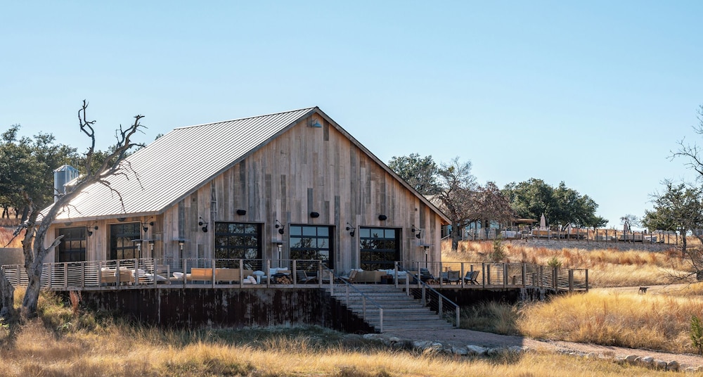 Outdoorsy Hill Country - photo 56
