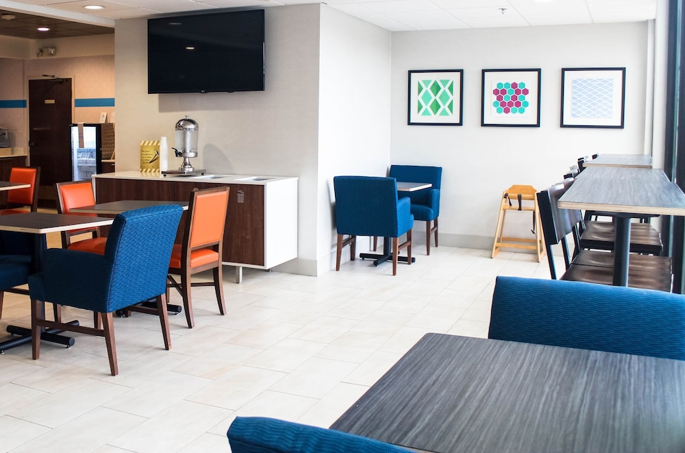Holiday Inn Express Atlanta W I 20 Douglasville by IHG - photo 39