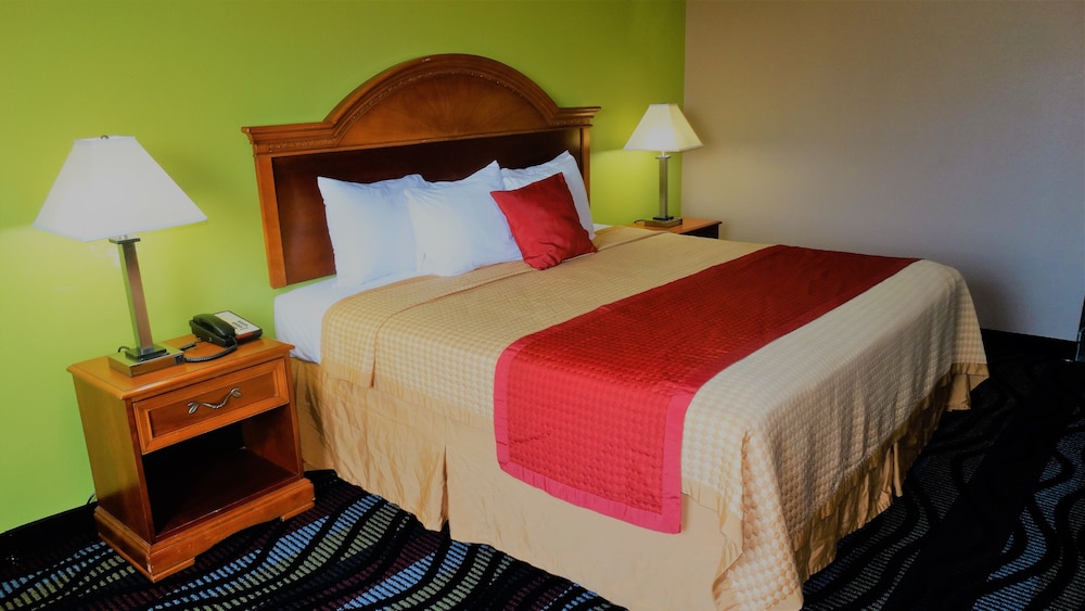 Oak Tree Inn & Suites - photo 10