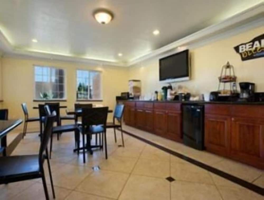 Orange Show Inn San Bernardino - photo 18