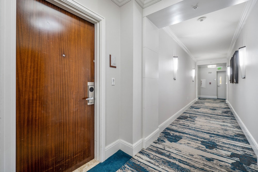 Palm Beach Singer Island Resort & Spa Luxury Suites — hotel in Riviera Beach