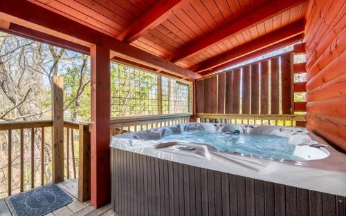 Wanderlust - carbon neutral hotel in Sevierville