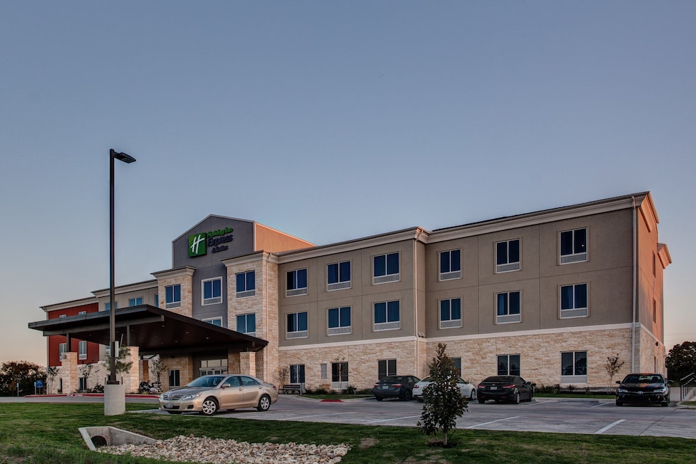 Holiday Inn Express & Suites Gatesville N. Ft Hood by IHG — hotel in Gatesville