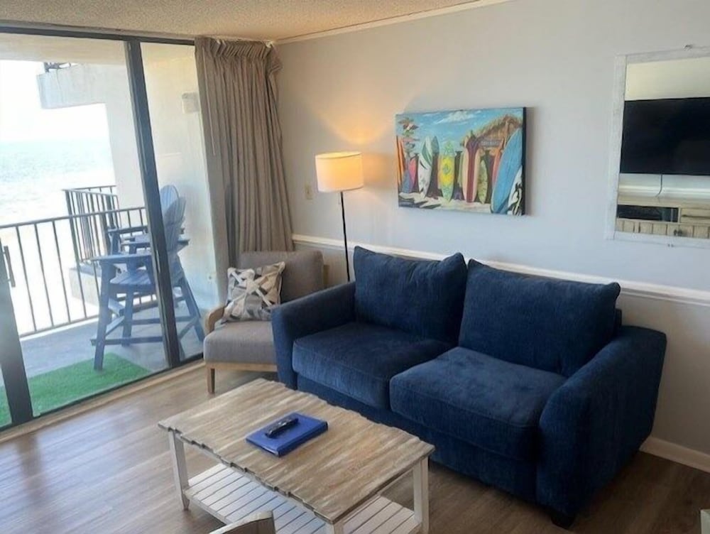 Royal Garden Resort 504 2 Bedroom Condo by RedAwning - photo 11