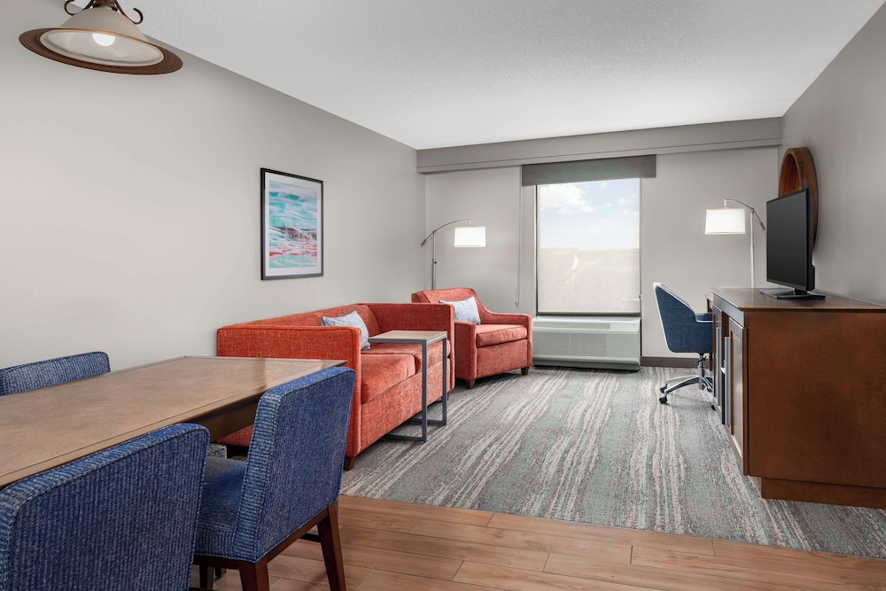 Hampton Inn & Suites Lake Mary At Colonial Townpark - photo 13