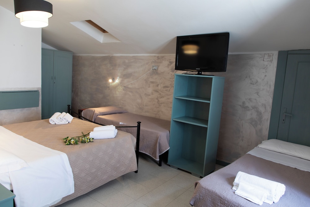 Hotel Il Vicoletto — Assisi — photo 5