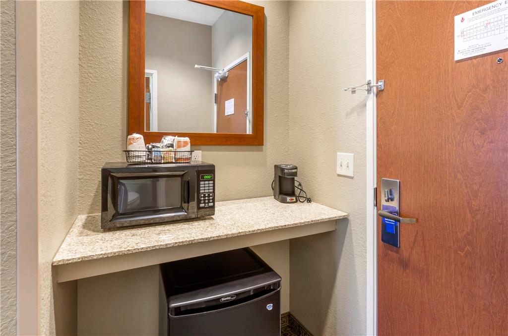 Comfort Inn & Suites Lynchburg Airport University Area - photo 12