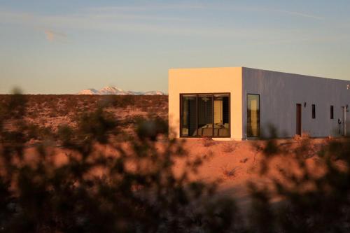 The Milky Way Cabin — 4-Star Luxury Hotel in Twentynine Palms, United States