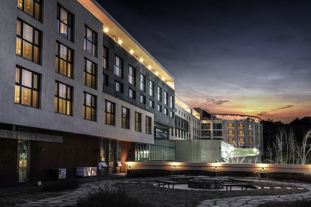 Greenlagoon hotel in Seorak in Sokcho, South Korea