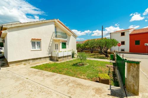 Luka Apartment — 4-Star Luxury Hotel in Posedarje, Croatia