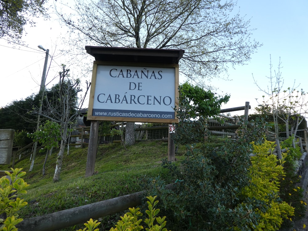 Cabanas De Cabarceno 4952775 — Penagos