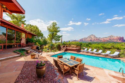 Amazing Sedona Views with Pool in Sedona, United States