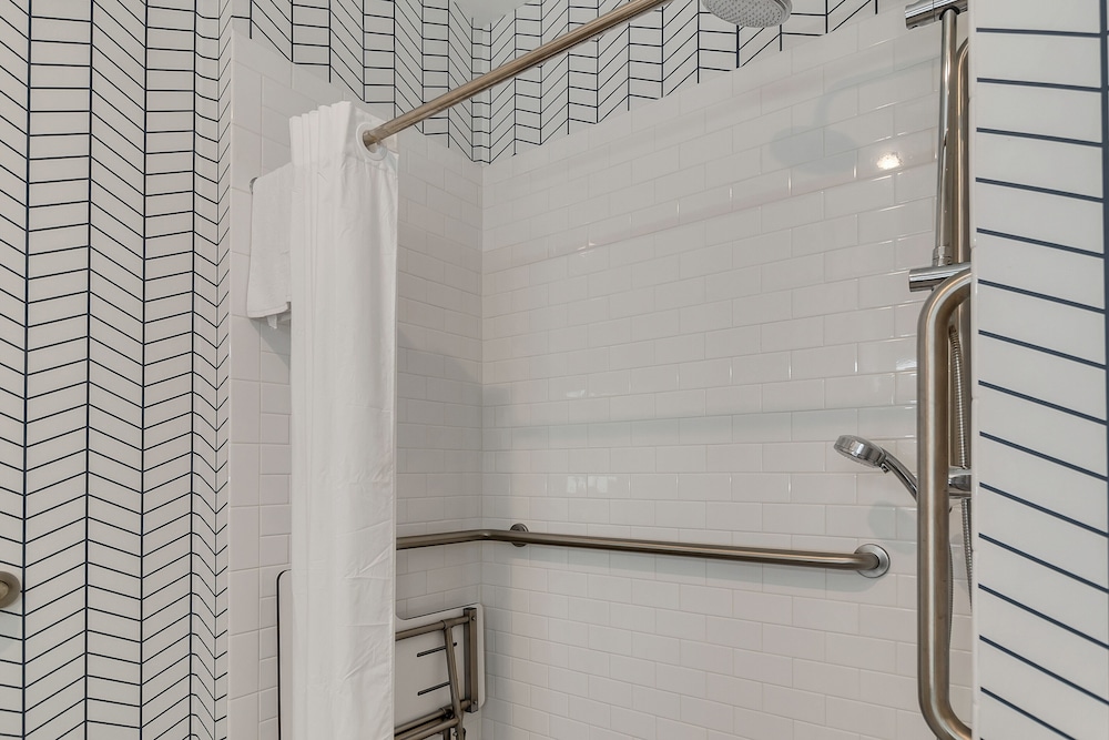 Holiday Inn Express and Suites Destin Miramar Beach by IHG - photo 20