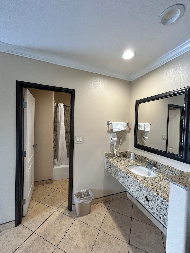 Hyland Motel - photo 11