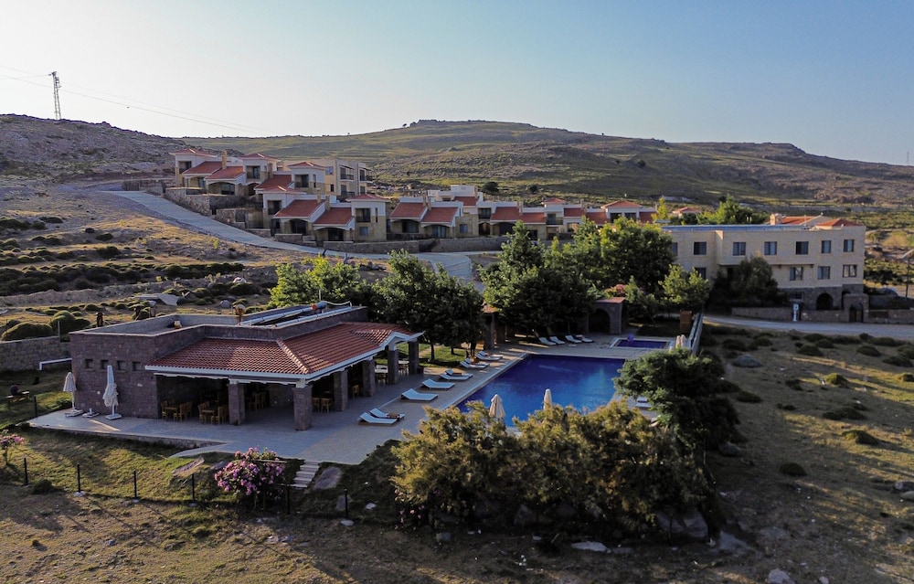 Cinarli Kasri Hotel — Gokceada — photo 2