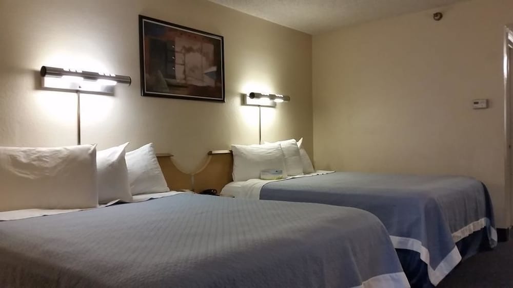 Days Inn by Wyndham Buena Park - photo 4