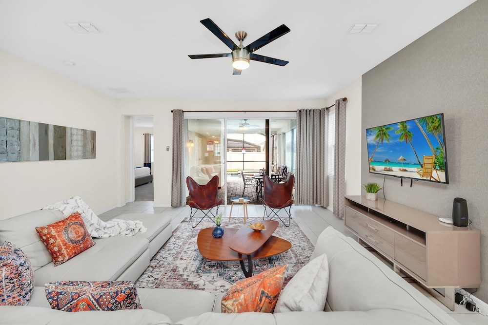 Chic Resort Villa: Themed Rooms Pool & Game Room - photo 21