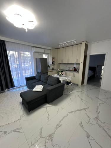 Affordable Cozy & Comfort Apartment — 4-Star Luxury Hotel in Dobroesti, Romania