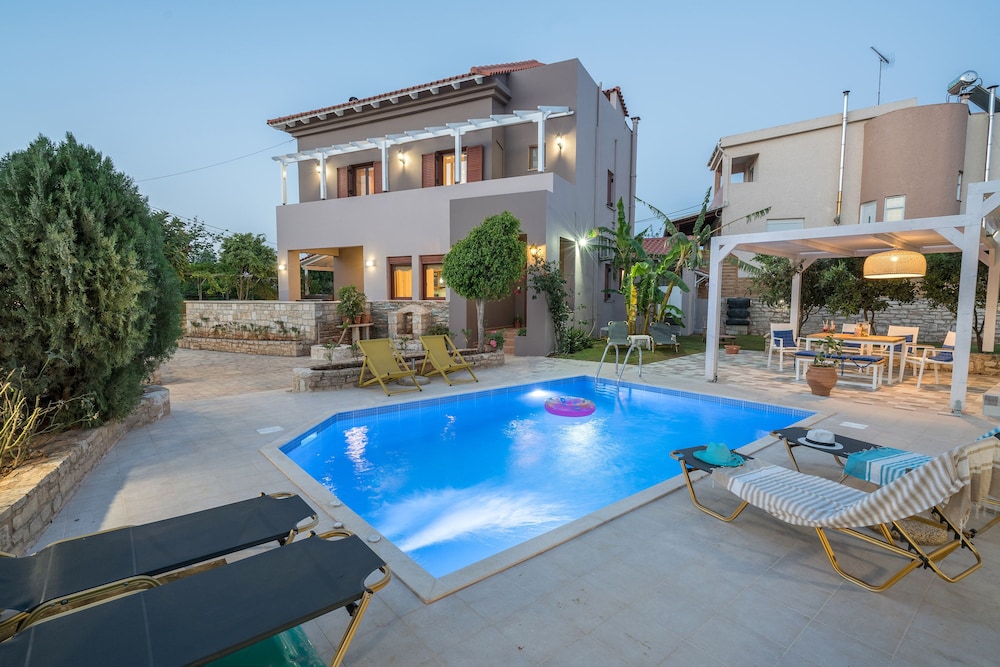 Villa Camellia — 4-Star Luxury Hotel in Rethymno, Greece