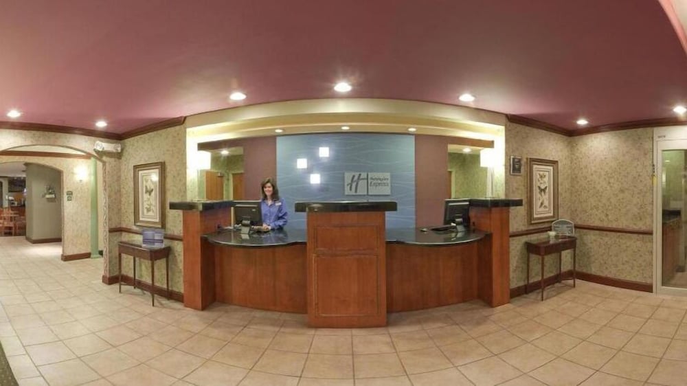 Holiday Inn Express Lexington an IHG Hotel - photo 2