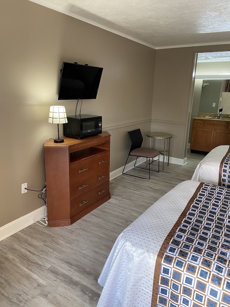 Inn Between The Hedges - photo 10