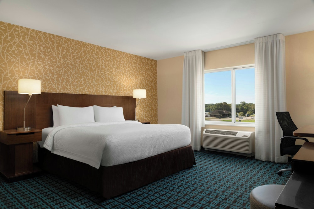 Fairfield Inn & Suites by Marriott London - photo 10