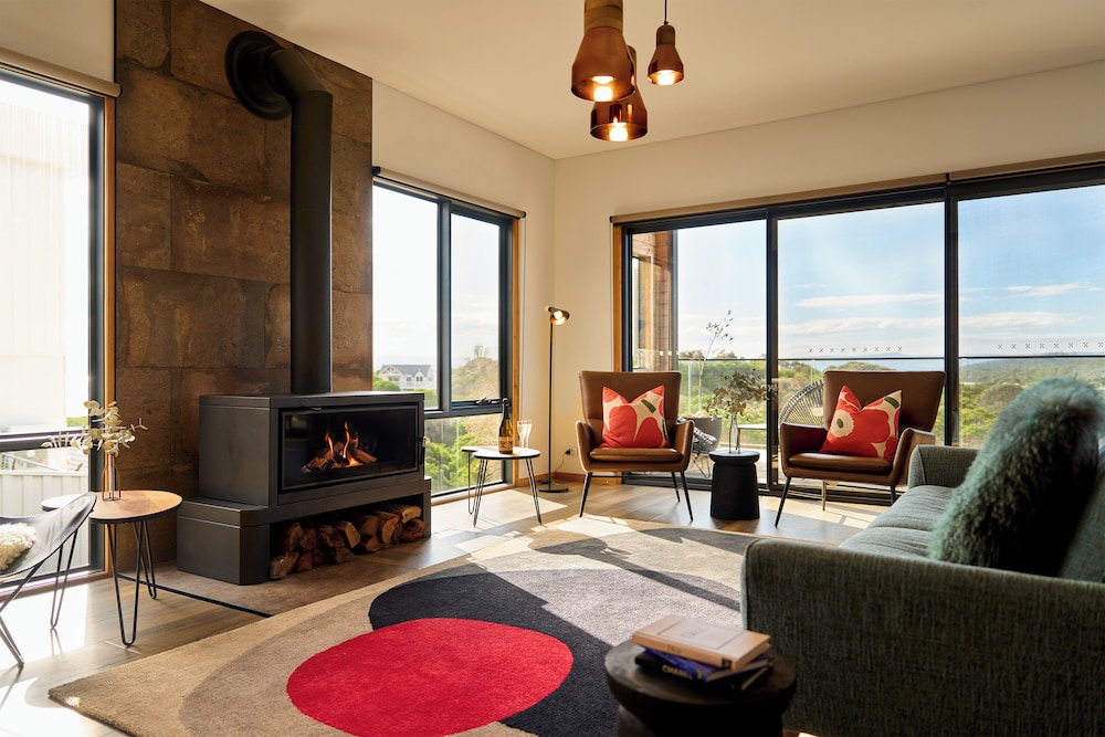 Baden House Freycinet Holiday Houses — 4-Star Luxury Hotel in Coles Bay, Australia
