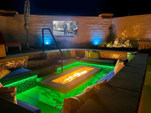 The Desert Social Firepit Spa Pool Game Room in Indio, United States