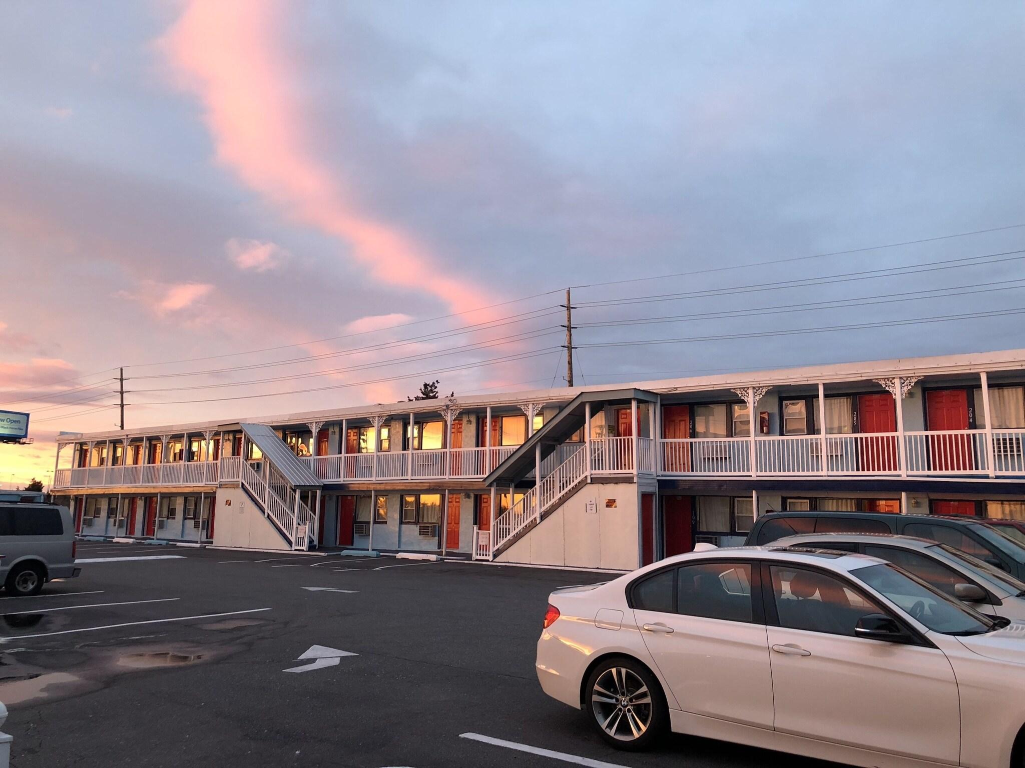 New Sea Breeze Motel — hotel in Pleasantville