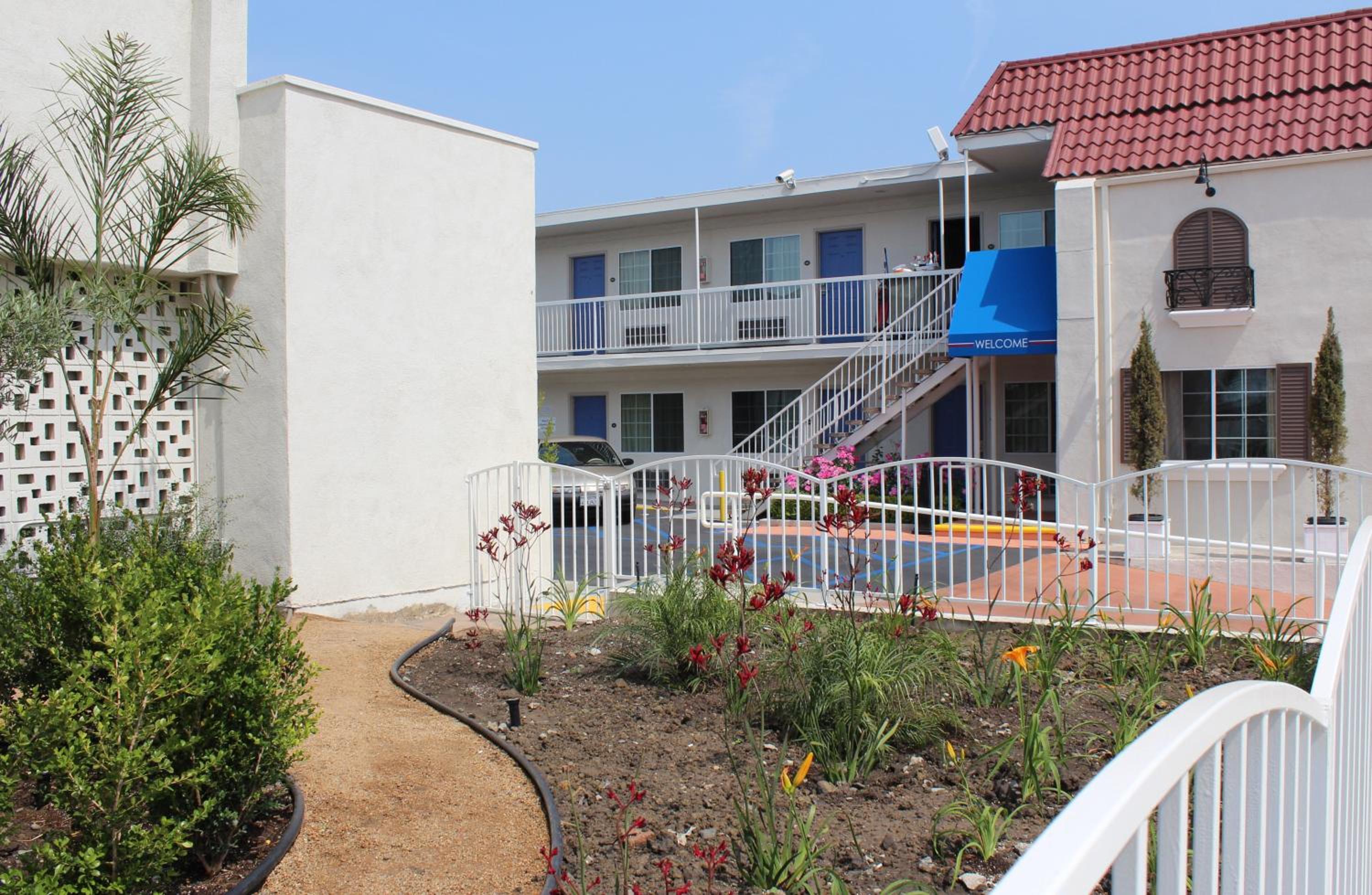 Motel 6 Gardena - photo 7