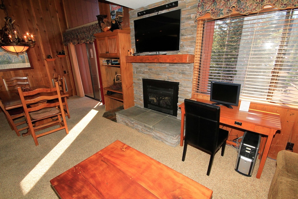 Mammoth Ski & Racquet Club - photo 6