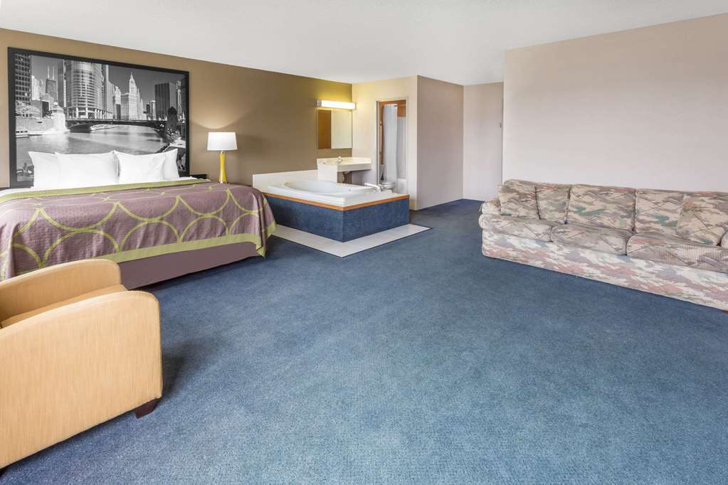 Super 8 by Wyndham Hebron Lowell Area - photo 14