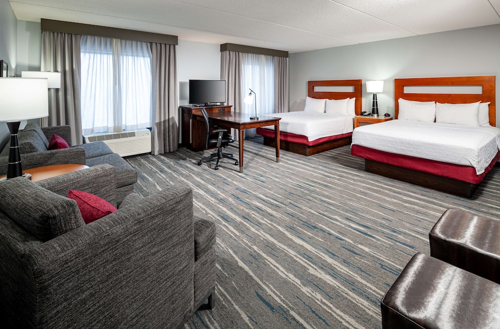 Hampton Inn & Suites St. Louis at Forest Park - photo 16