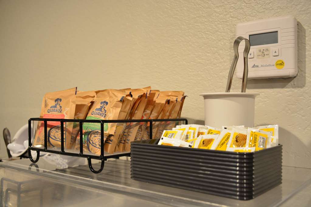 Comfort Inn & Suites Moreno Valley near March Air Reserve Base - photo 31