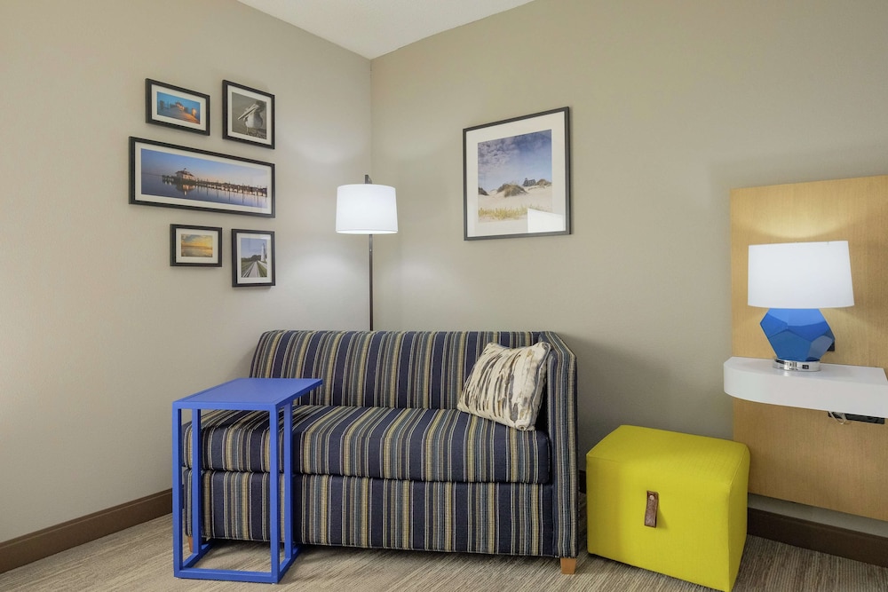 Hampton Inn Edenton - photo 43