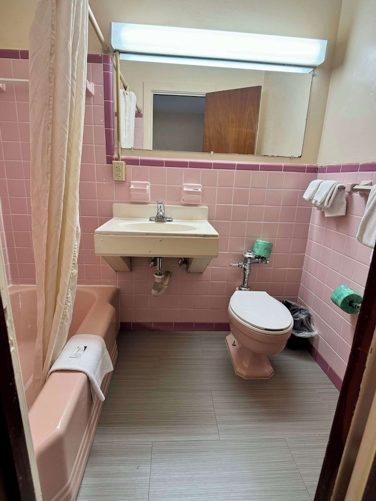 Knights Inn Galax - photo 18