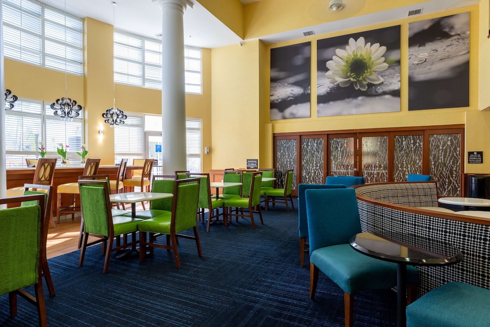 Hampton Inn & Suites Jacksonville Deerwood Park - photo 63